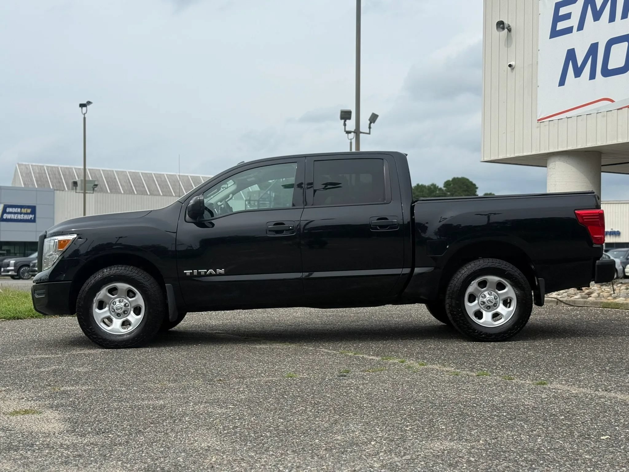Used 2020 Nissan Titan S w/ S Utility Package AWD/4WD image 2