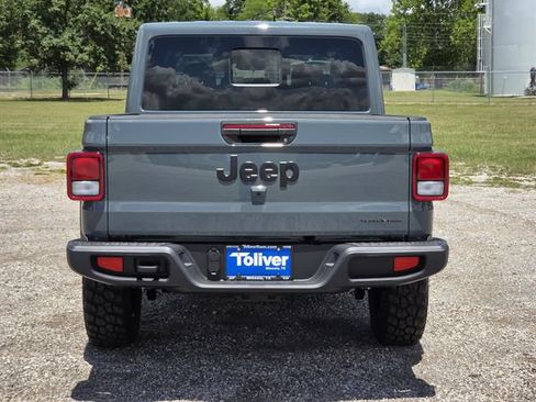 New 2026 Jeep Gladiator Sport AWD/4WD image 5