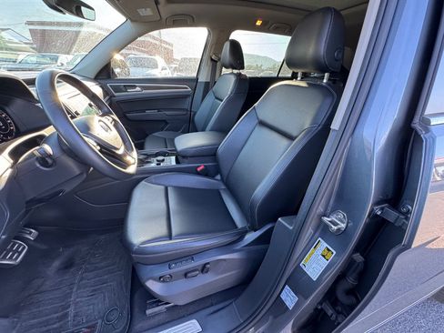 Used 2019 Volkswagen Atlas SEL R-Line AWD/4WD image 16
