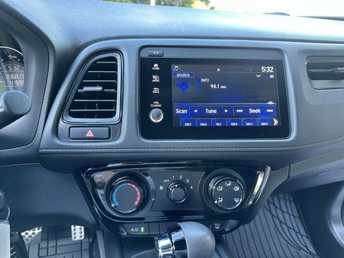 Used 2021 Honda HR-V Sport image 22