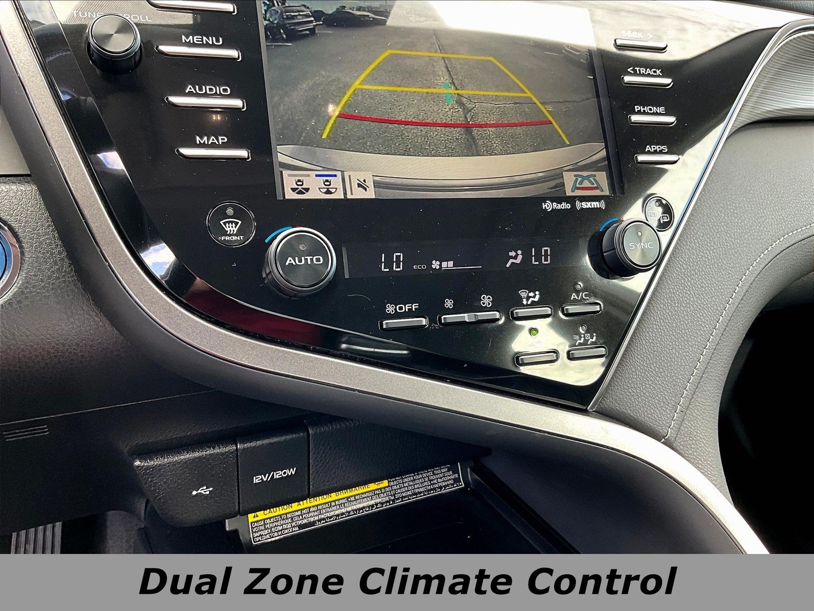 Used 2020 Toyota Camry SE w/ Sunroof Package FWD image 14