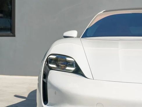 Used 2020 Porsche Taycan Turbo S image 29