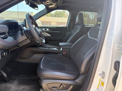 Used 2025 Ford Explorer ST AWD/4WD image 15