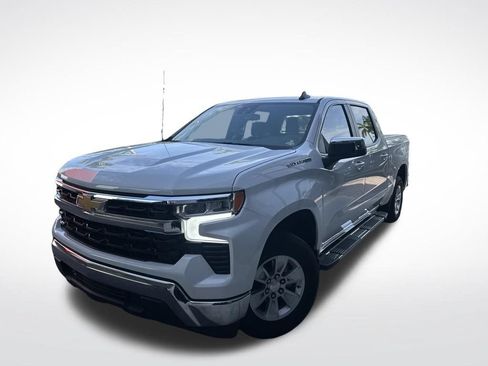 Used 2022 Chevrolet Silverado 1500 LT RWD image 2