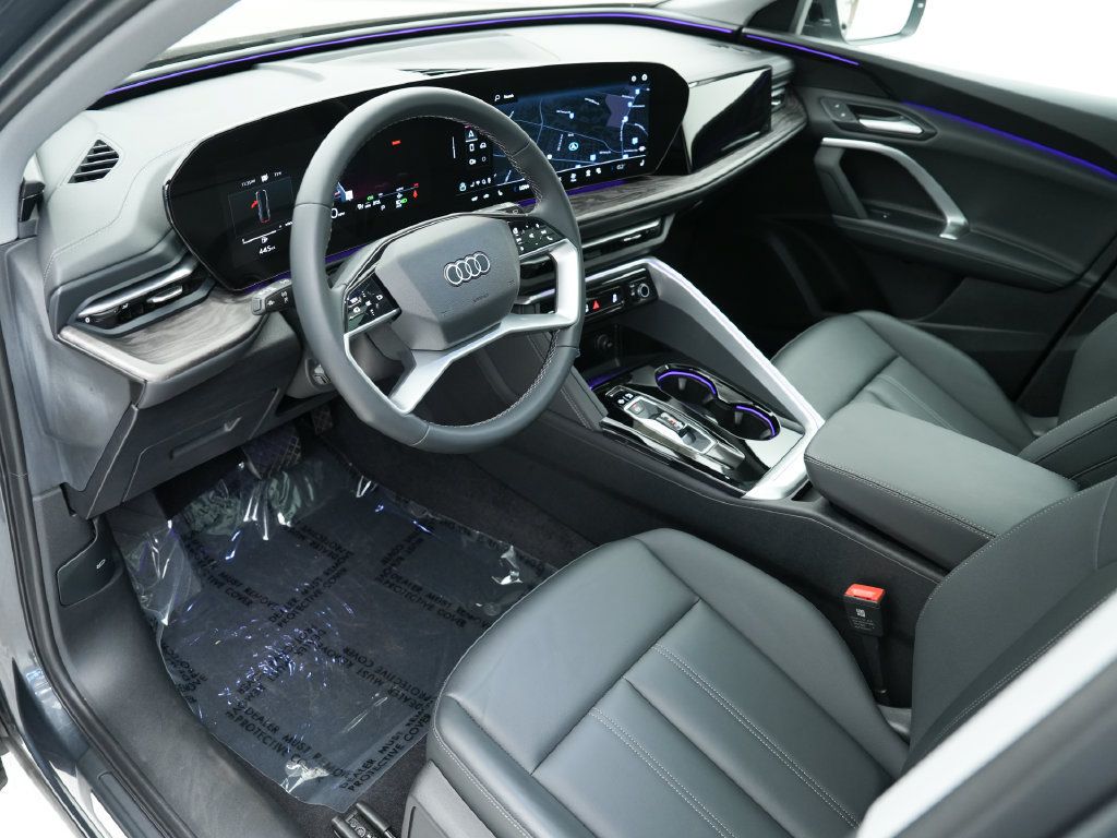 Certified 2025 Audi Q5 Premium w/ Convenience Package AWD/4WD image 7
