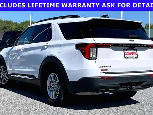Used 2025 Ford Explorer Active RWD image 9