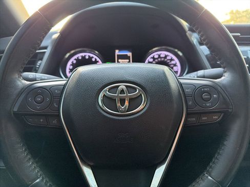 Used 2019 Toyota Camry SE w/ Convenience Package image 10