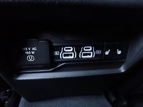 Used 2023 Jeep Grand Cherokee Limited w/ Trailer Tow Prep Group (B) AWD/4WD image 11