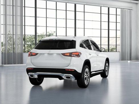 Certified 2025 Mercedes-Benz GLA 250 image 34