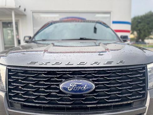 Used 2018 Ford Explorer Sport AWD/4WD image 10