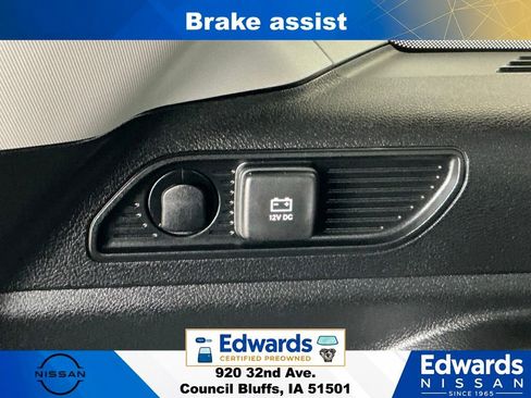 Used 2024 Jeep Grand Cherokee Laredo X AWD/4WD image 11
