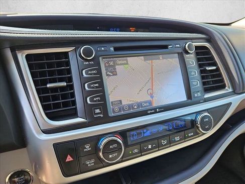 Used 2015 Toyota Highlander Limited FWD image 12