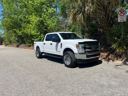 Used 2022 Ford F250 XLT image 2