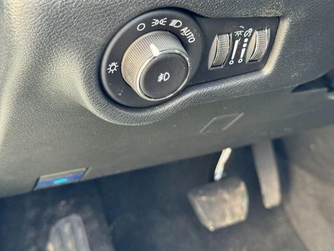 New 2026 Chrysler Pacifica Select image 15