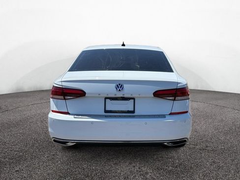 Used 2020 Volkswagen Passat 2.0T SEL FWD image 4