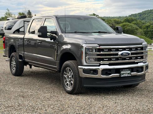 Used 2025 Ford F250 Lariat AWD/4WD image 3