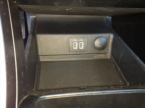 Used 2020 Ford Fusion SEL image 23