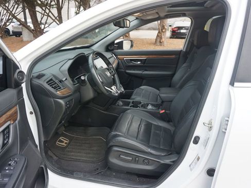 Used 2019 Honda CR-V Touring image 2