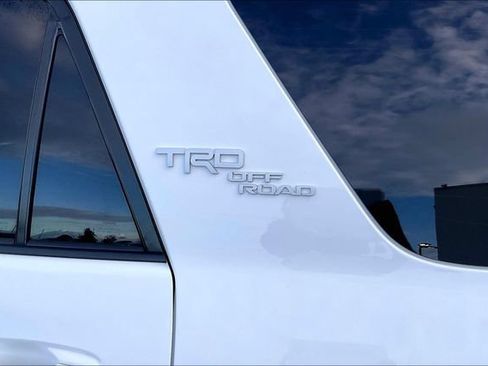 Used 2023 Toyota 4Runner TRD Off-Road AWD/4WD image 8
