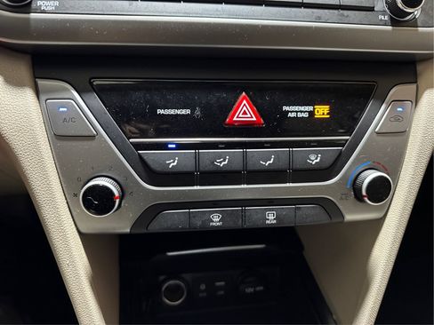 Used 2018 Hyundai Elantra SEL FWD image 25