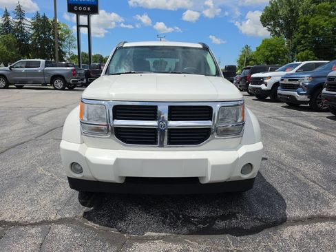 Used 2008 Dodge Nitro SXT w/ Sun & Wheels Group AWD/4WD image 2