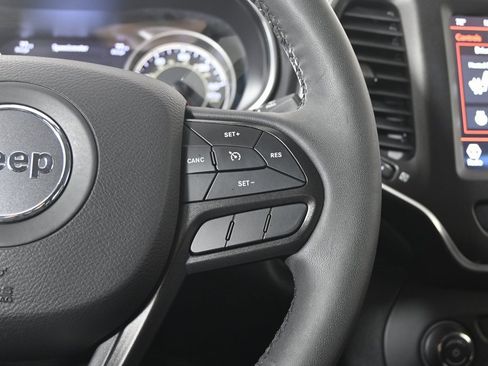 Used 2022 Jeep Cherokee Trailhawk image 36