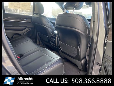 New 2025 Jeep Grand Cherokee Limited w/ Trailer Tow Package image 13