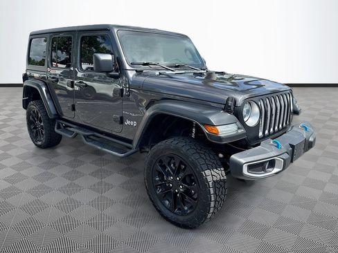 Used 2022 Jeep Wrangler Unlimited Sahara w/ Cold Weather Group AWD/4WD image 4
