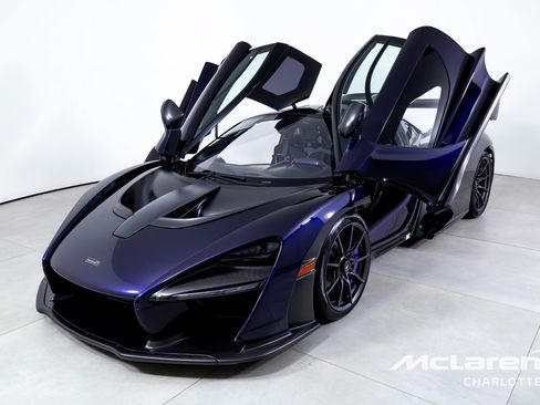 Used 2019 McLaren Senna RWD image 5