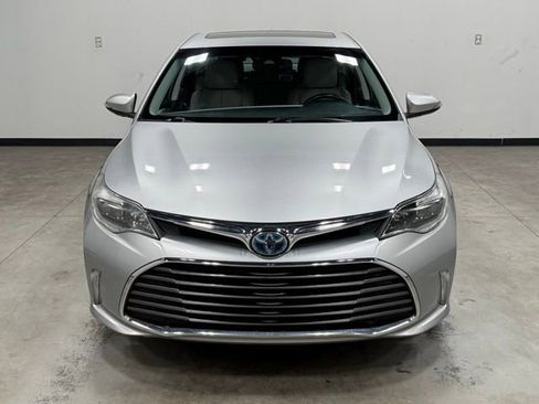 Used 2018 Toyota Avalon Limited image 4