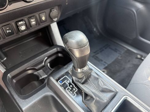 Used 2018 Toyota Tacoma TRD Sport w/ Technology Package RWD image 22