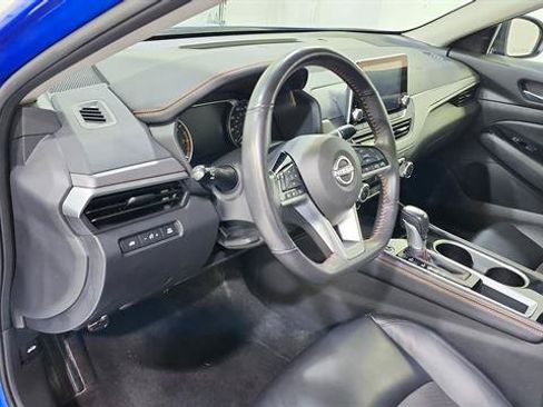 Certified 2025 Nissan Altima 2.5 SR FWD image 10