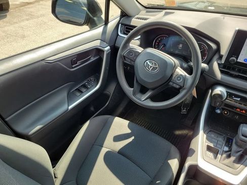 Used 2025 Toyota RAV4 LE AWD/4WD image 14