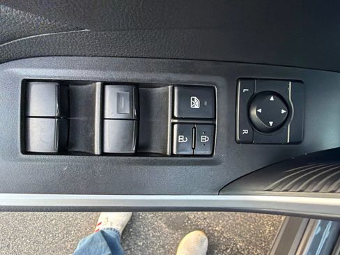 Used 2025 Toyota RAV4 LE AWD/4WD image 9