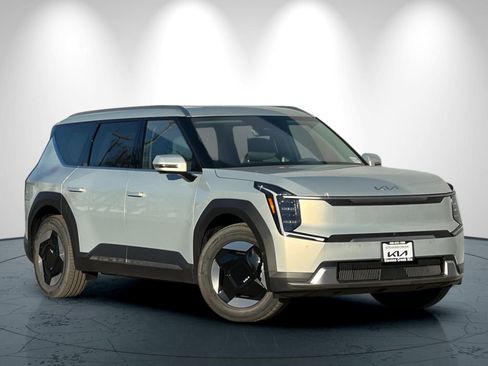 New 2026 Kia EV9 Wind image 2