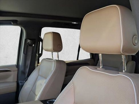 Used 2021 Chevrolet Tahoe Premier w/ Premium Package image 14