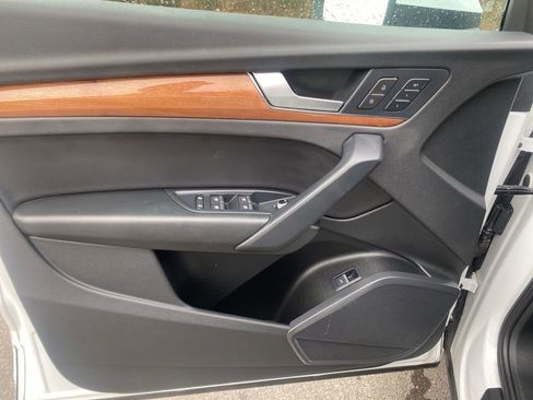 Used 2023 Audi Q5 2.0T Premium w/ Convenience Package image 10