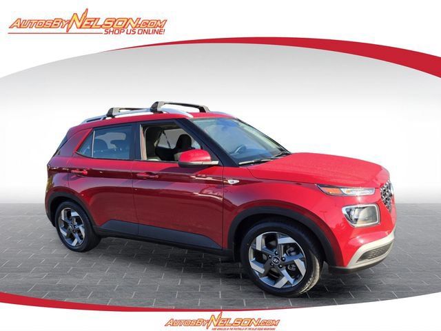 Used 2022 Hyundai Venue SEL FWD image 1