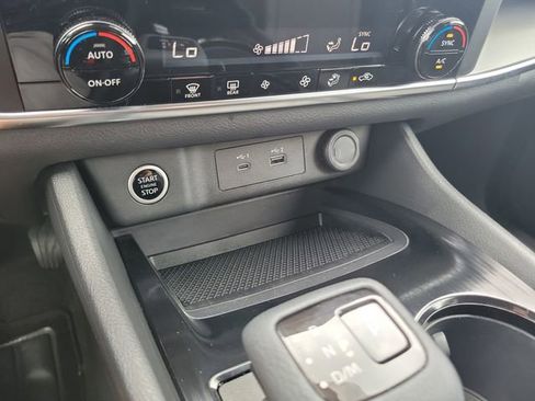 Used 2023 Nissan Rogue SV FWD image 24