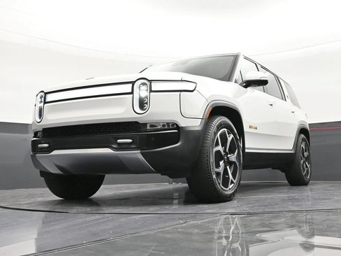 Used 2024 Rivian R1S Adventure AWD/4WD image 21