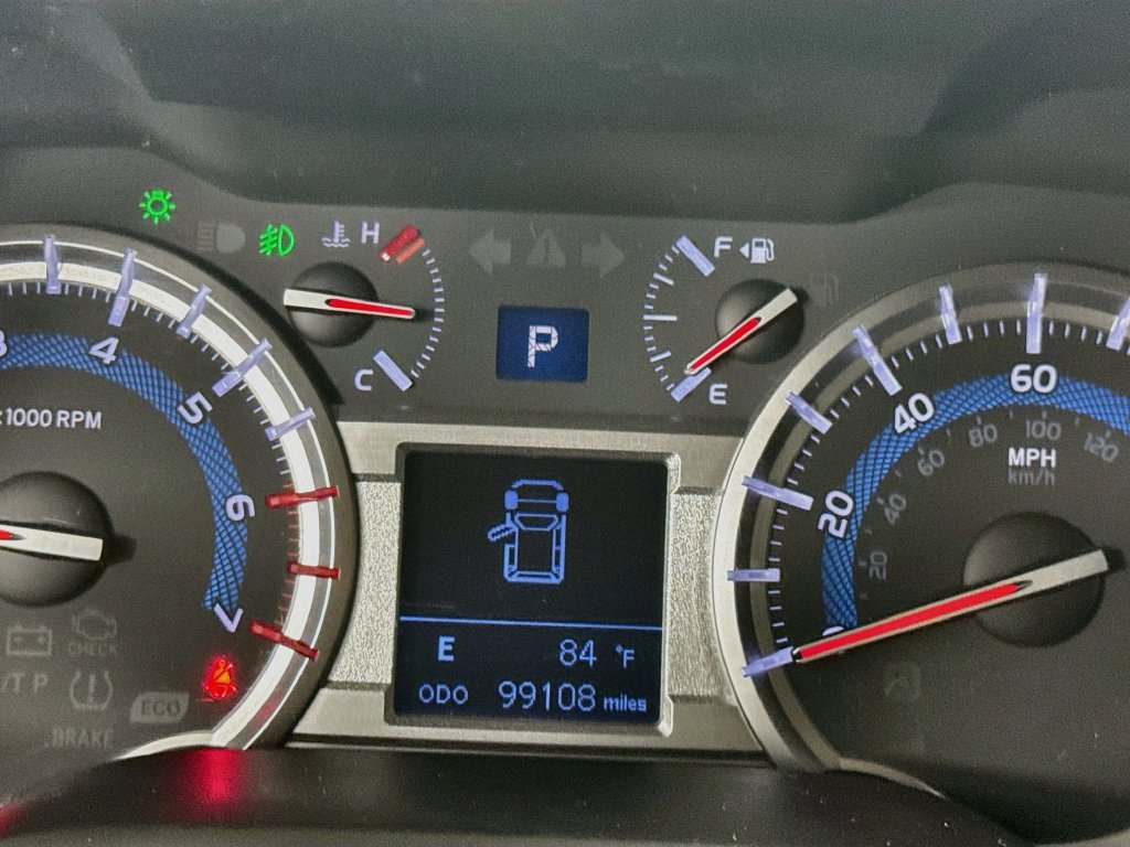 Used 2018 Toyota 4Runner SR5 AWD/4WD image 14
