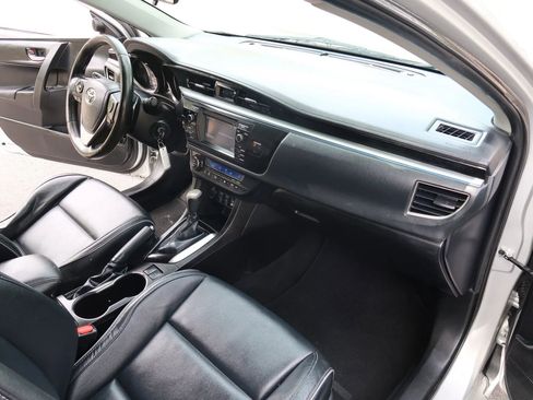 Used 2014 Toyota Corolla S Premium FWD image 18