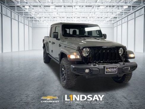 Used 2021 Jeep Gladiator Willys image 3