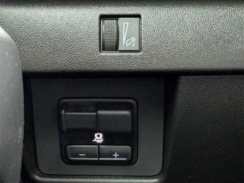 Certified 2023 Chevrolet Colorado Trail Boss w/ Technology Package image 35