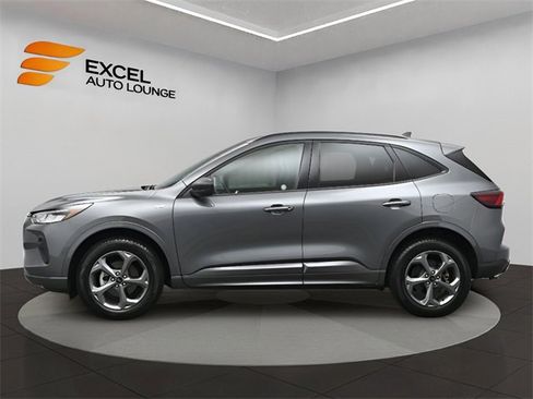 Used 2024 Ford Escape ST-Line image 2