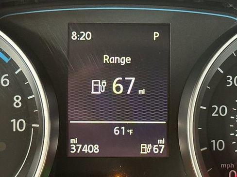 Used 2016 Volkswagen e-Golf SE image 31