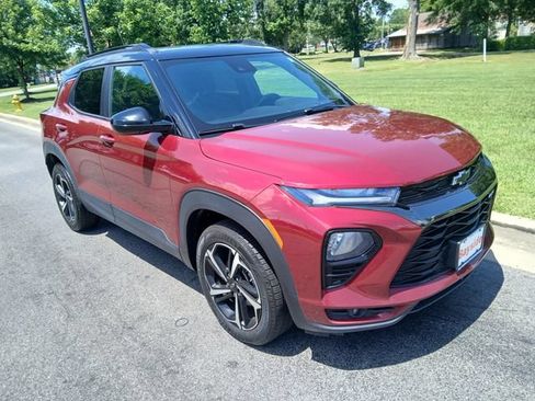 Used 2022 Chevrolet TrailBlazer RS w/ Sun and Liftgate Package AWD/4WD image 8