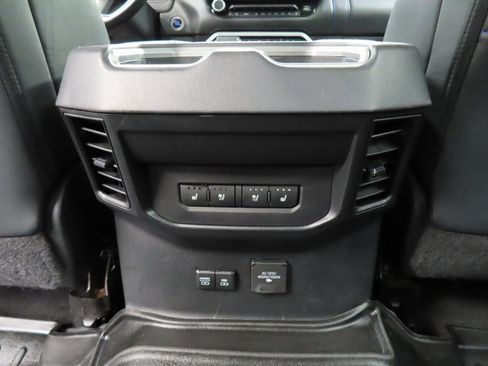 Used 2022 Toyota Tundra Platinum image 11