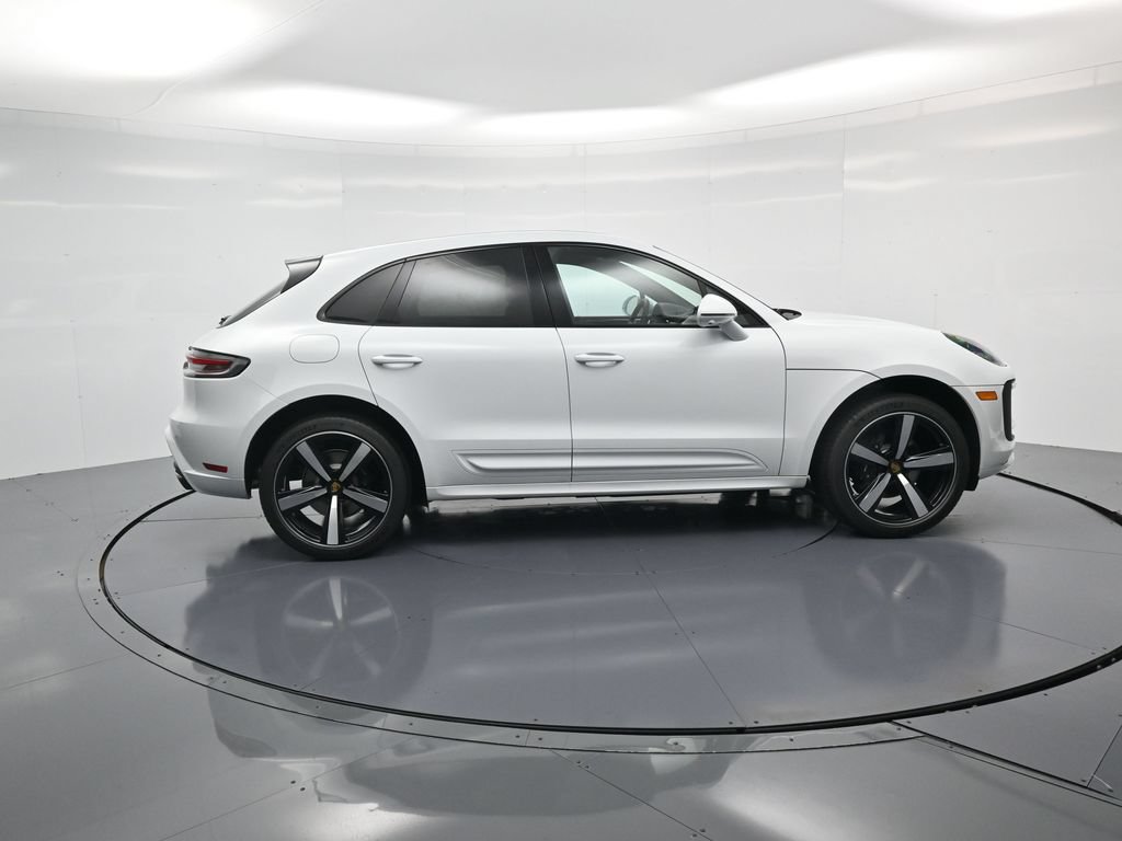 Certified 2026 Porsche Macan AWD/4WD image 31