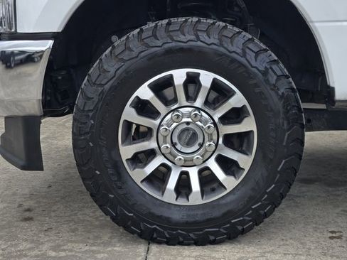 Used 2020 Ford F250 Lariat w/ Lariat Value Package AWD/4WD image 14